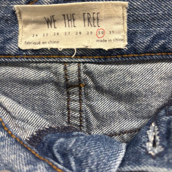 We The Free Distressed Denim Shorts Size 30 Raw Hem Casual Summer Style - Picture 4 of 5